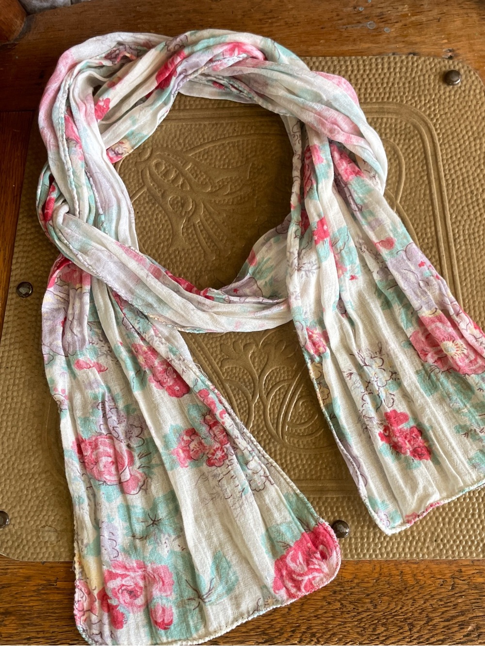 Maison Hotel | Goa Scarf in Candy Roses ♥ Like new!